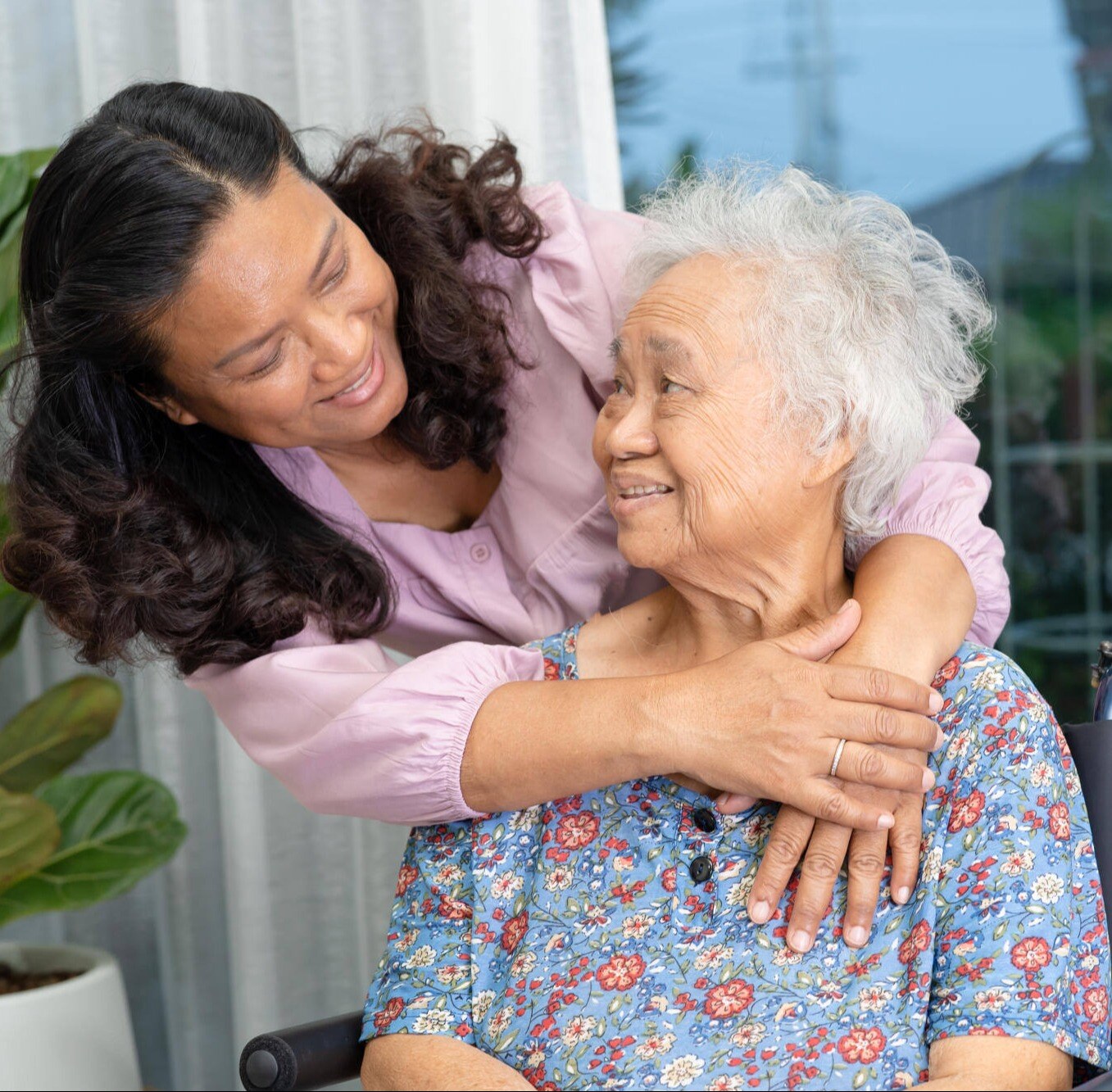 Caregiver-help-Asian-senior-wo-1 Caregiver-help-Asian-senior-wo-1